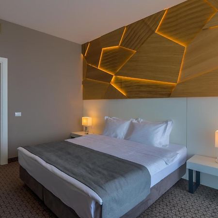 Nyota Hotel & Conference Center Mamaia Extérieur photo