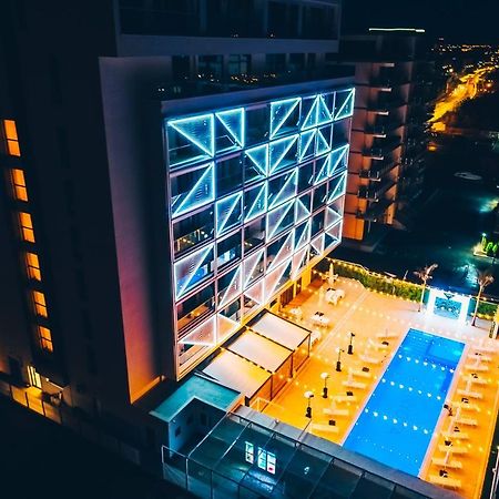 Nyota Hotel & Conference Center Mamaia Extérieur photo