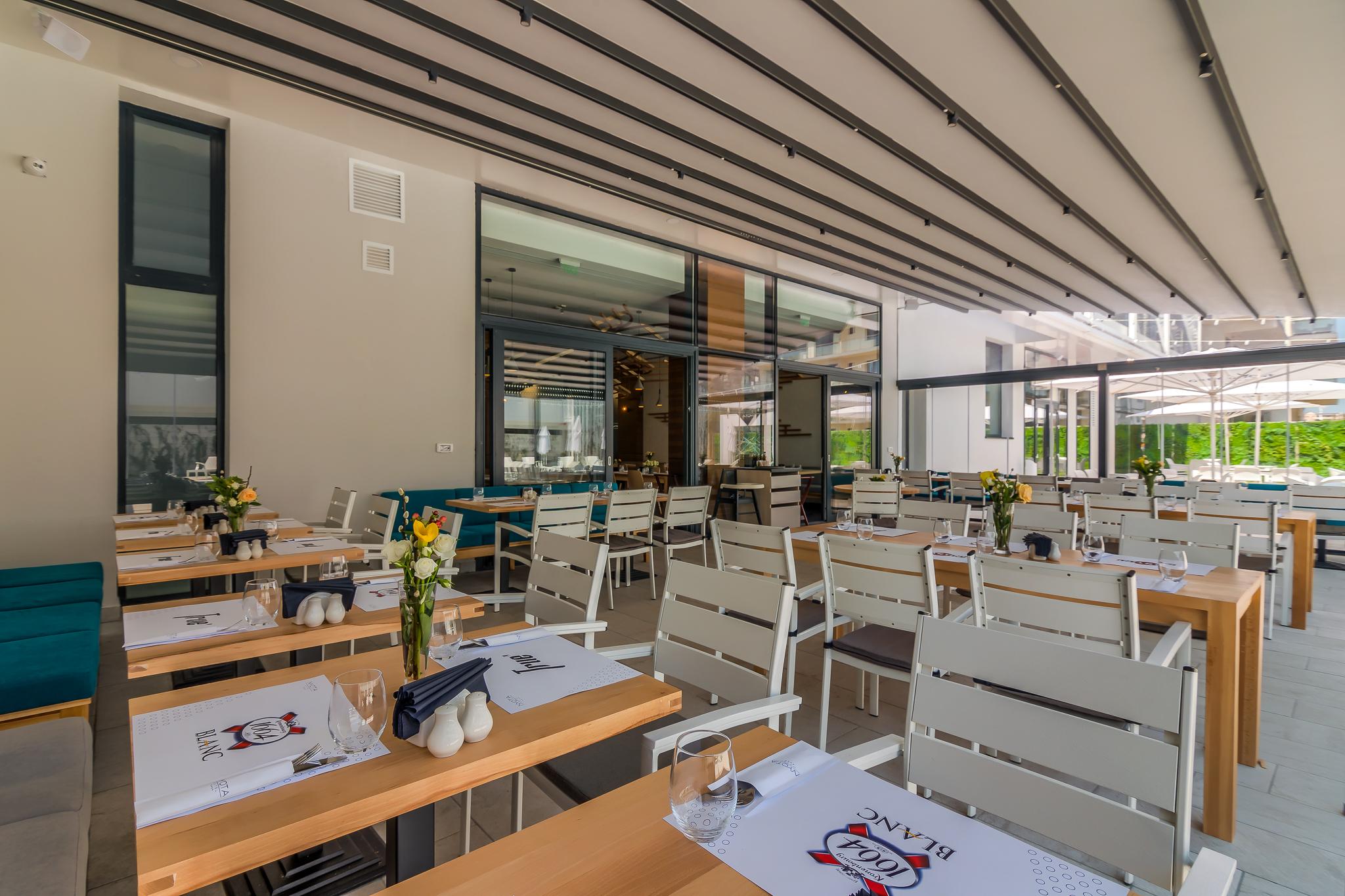 Nyota Hotel & Conference Center Mamaia Extérieur photo