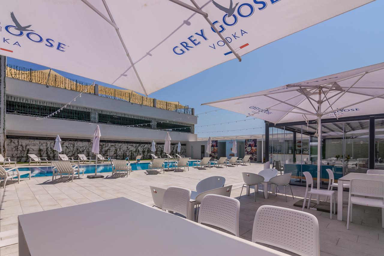 Nyota Hotel & Conference Center Mamaia Extérieur photo