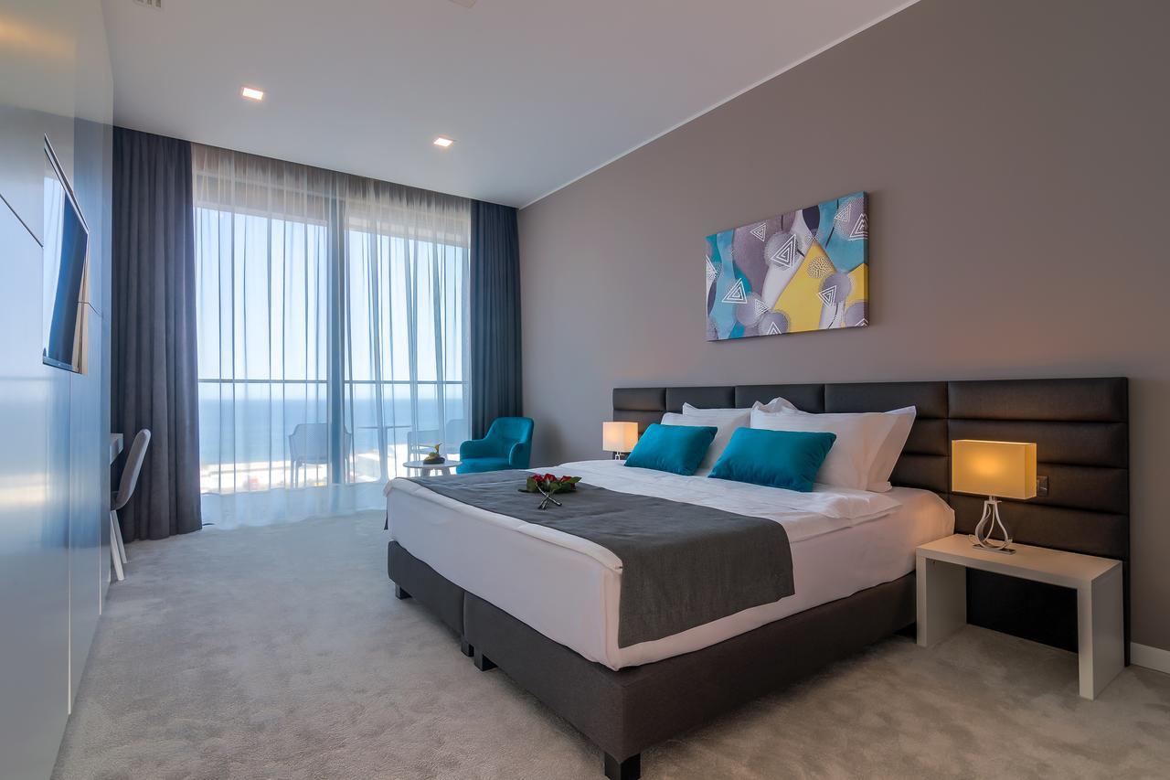 Nyota Hotel & Conference Center Mamaia Extérieur photo