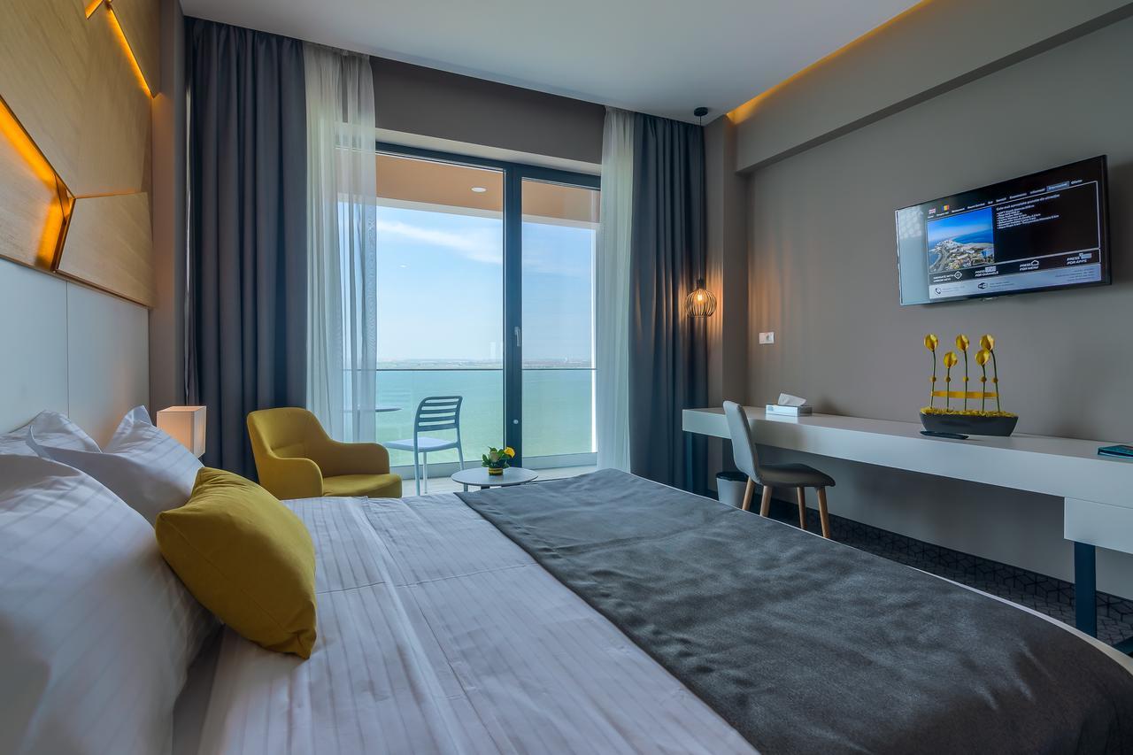 Nyota Hotel & Conference Center Mamaia Extérieur photo