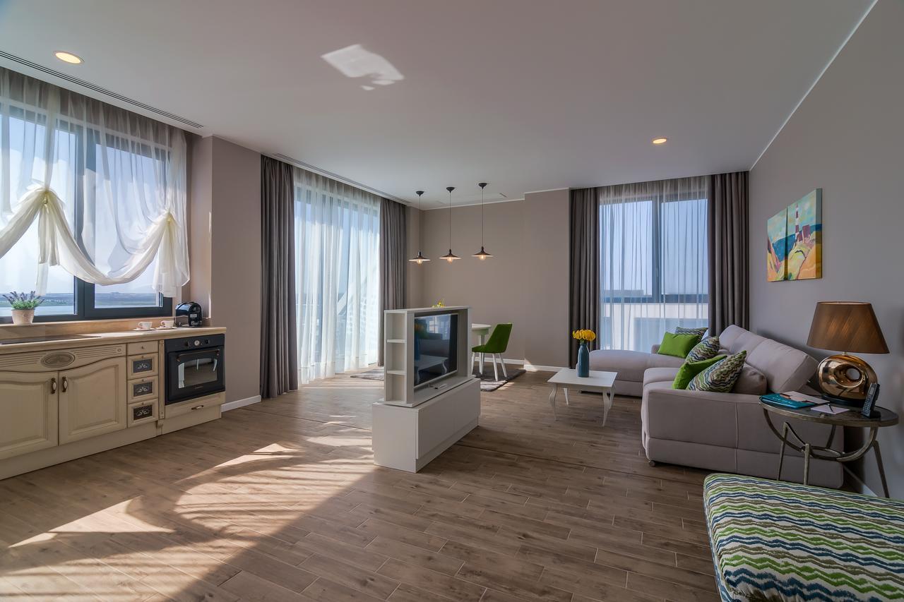 Nyota Hotel & Conference Center Mamaia Extérieur photo