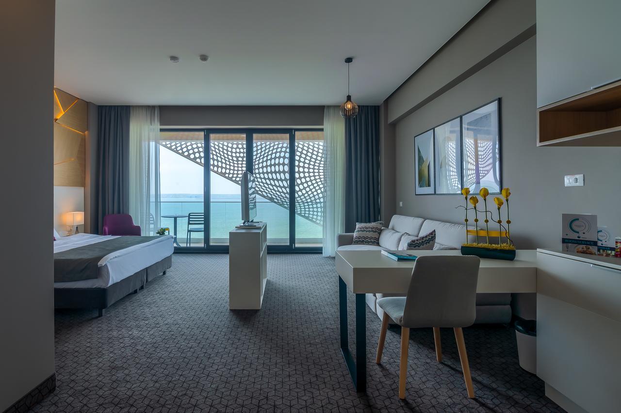 Nyota Hotel & Conference Center Mamaia Extérieur photo