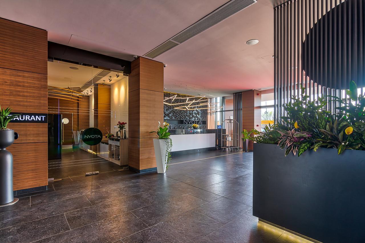 Nyota Hotel & Conference Center Mamaia Extérieur photo