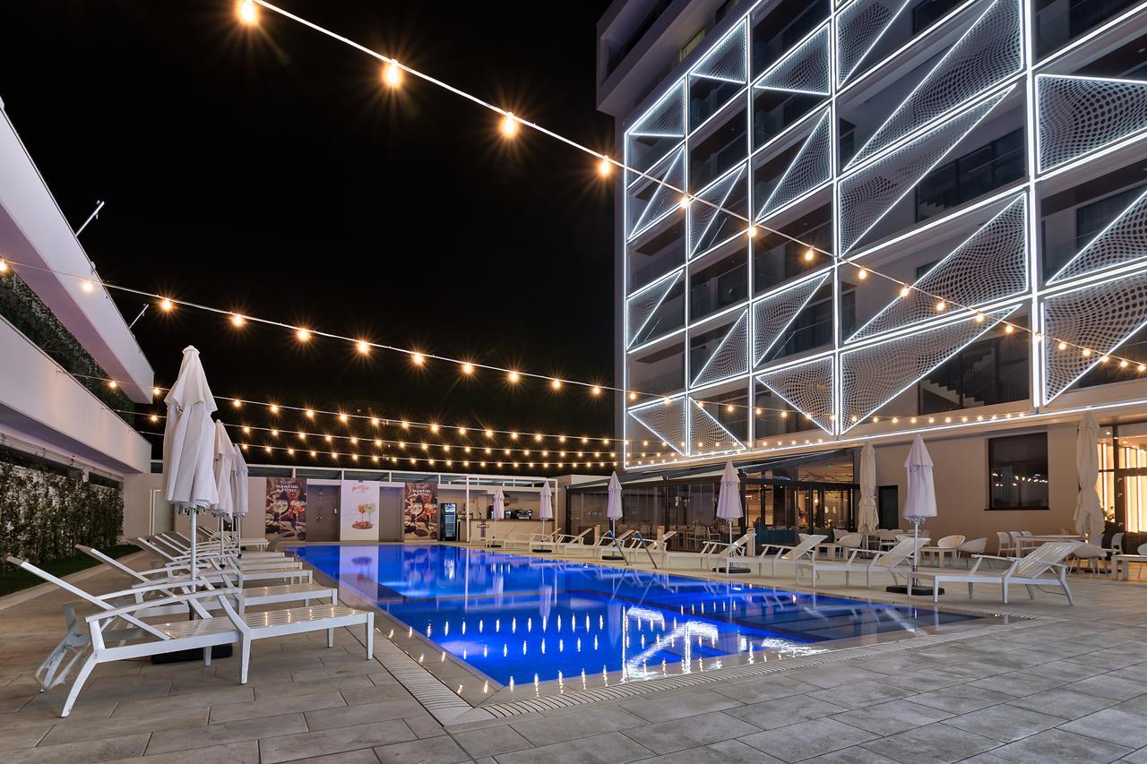 Nyota Hotel & Conference Center Mamaia Extérieur photo