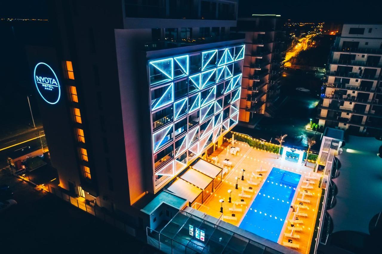 Nyota Hotel & Conference Center Mamaia Extérieur photo